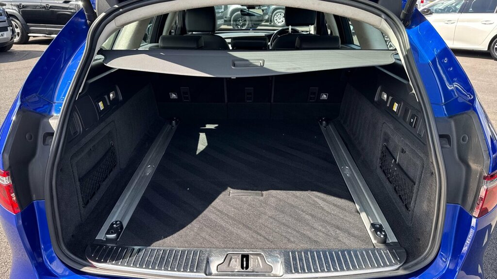 Jaguar XF Sport Black #18