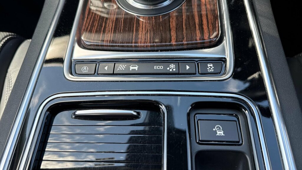 Jaguar XF Sport Black #24