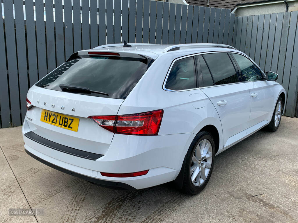 Skoda Superb 2.0 Tdi Cr 122 Se Technology Dsg White #5