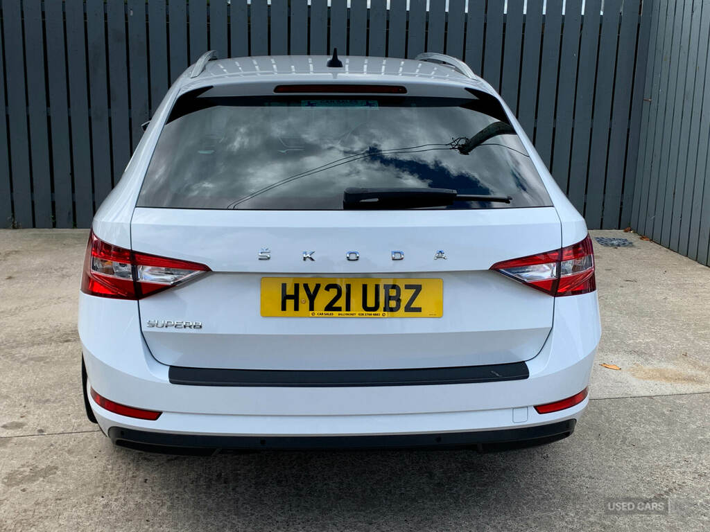 Skoda Superb 2.0 Tdi Cr 122 Se Technology Dsg White #4