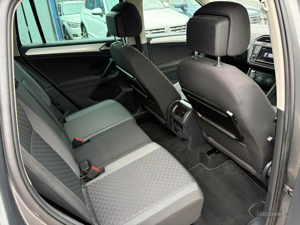 Volkswagen Tiguan 2.0 Tdi 150 Se Nav Grey #4