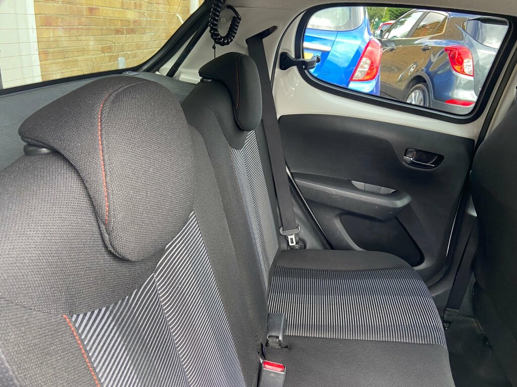 Peugeot 108 Puretech Allure Euro 6 #29