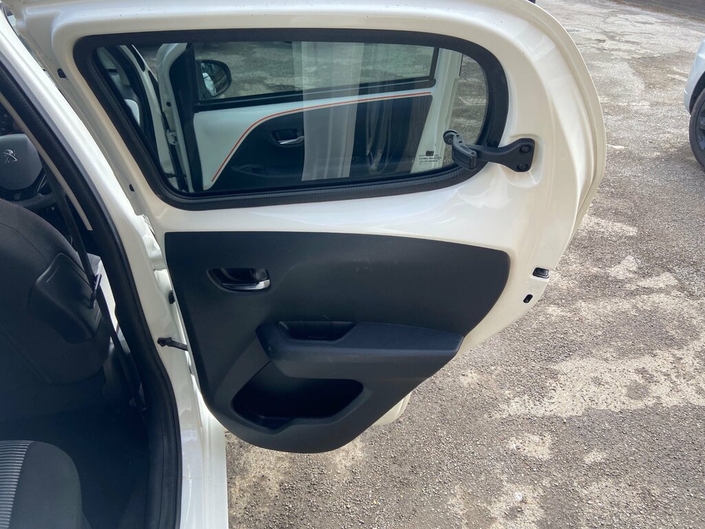 Peugeot 108 Puretech Allure Euro 6 #31