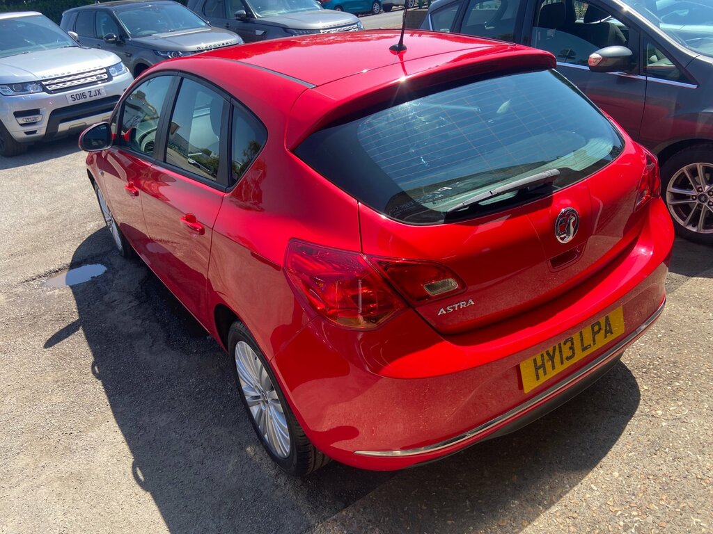 Vauxhall Astra 1.4 16V Energy Hatchback Euro 5 Red #5
