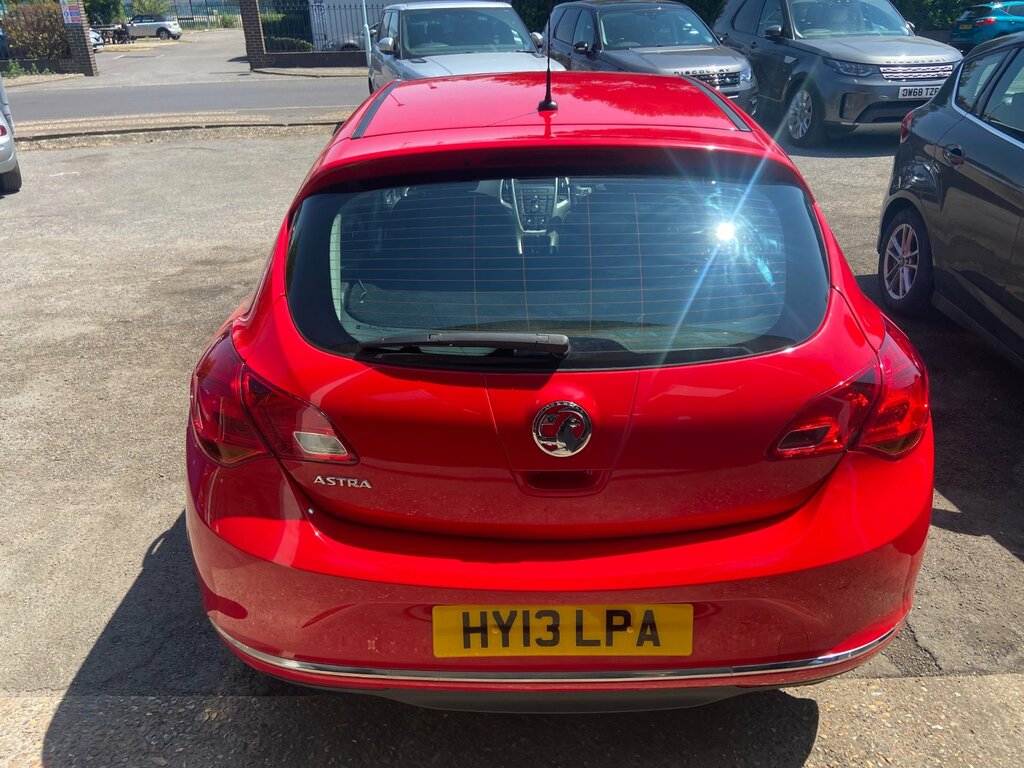 Vauxhall Astra 1.4 16V Energy Hatchback Euro 5 Red #3