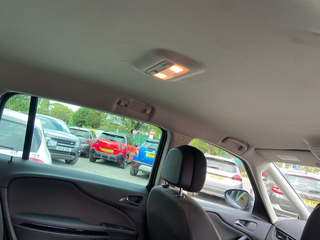 Vauxhall Zafira Tourer Tech Line Cdti White #30