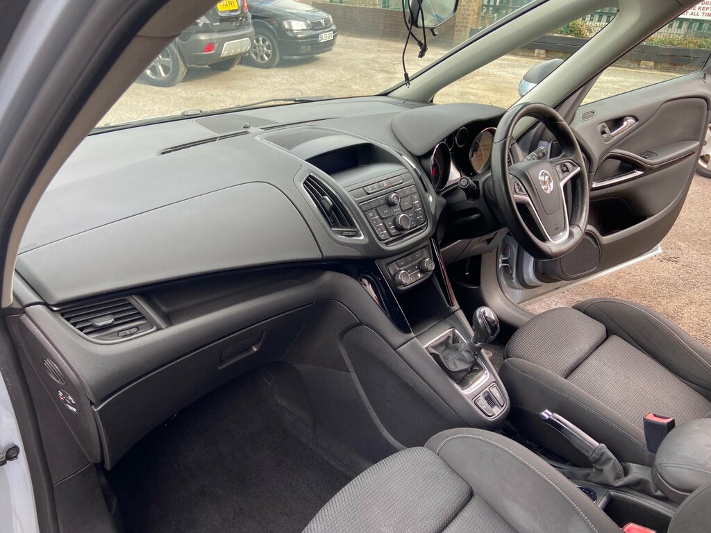 Vauxhall Zafira Tourer Tech Line Cdti White #19