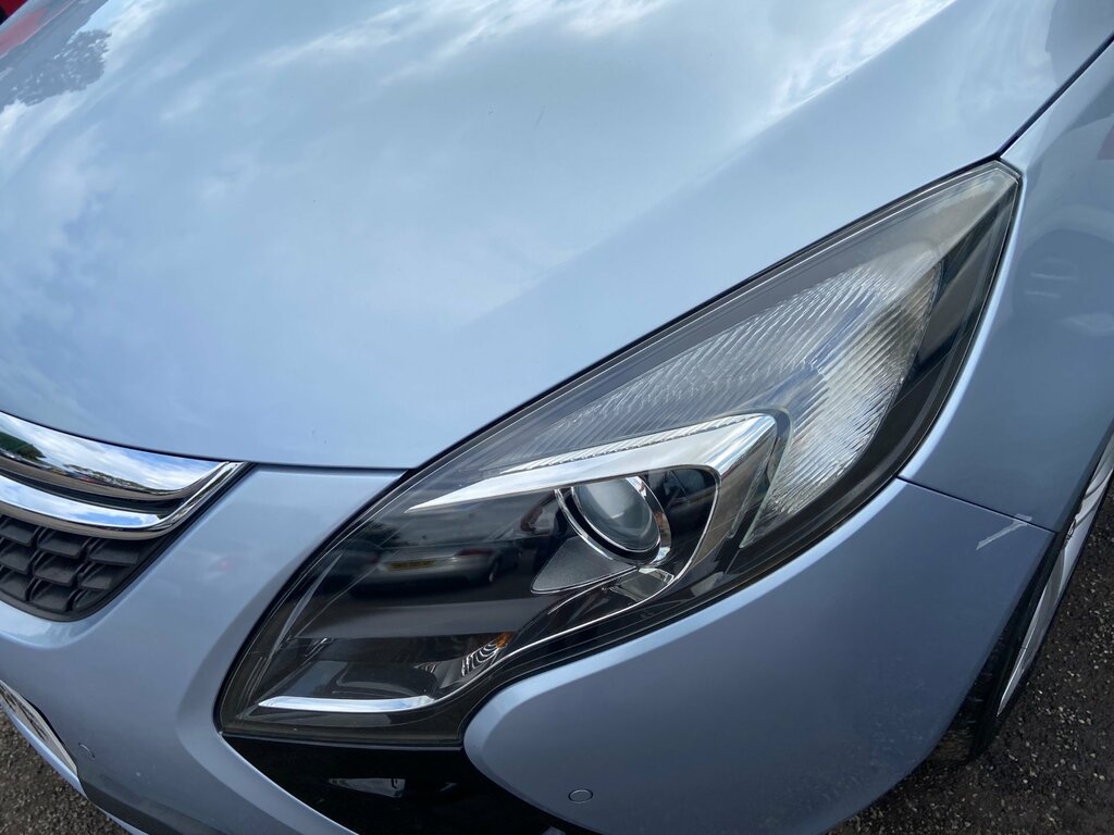 Vauxhall Zafira Tourer Tech Line Cdti White #10