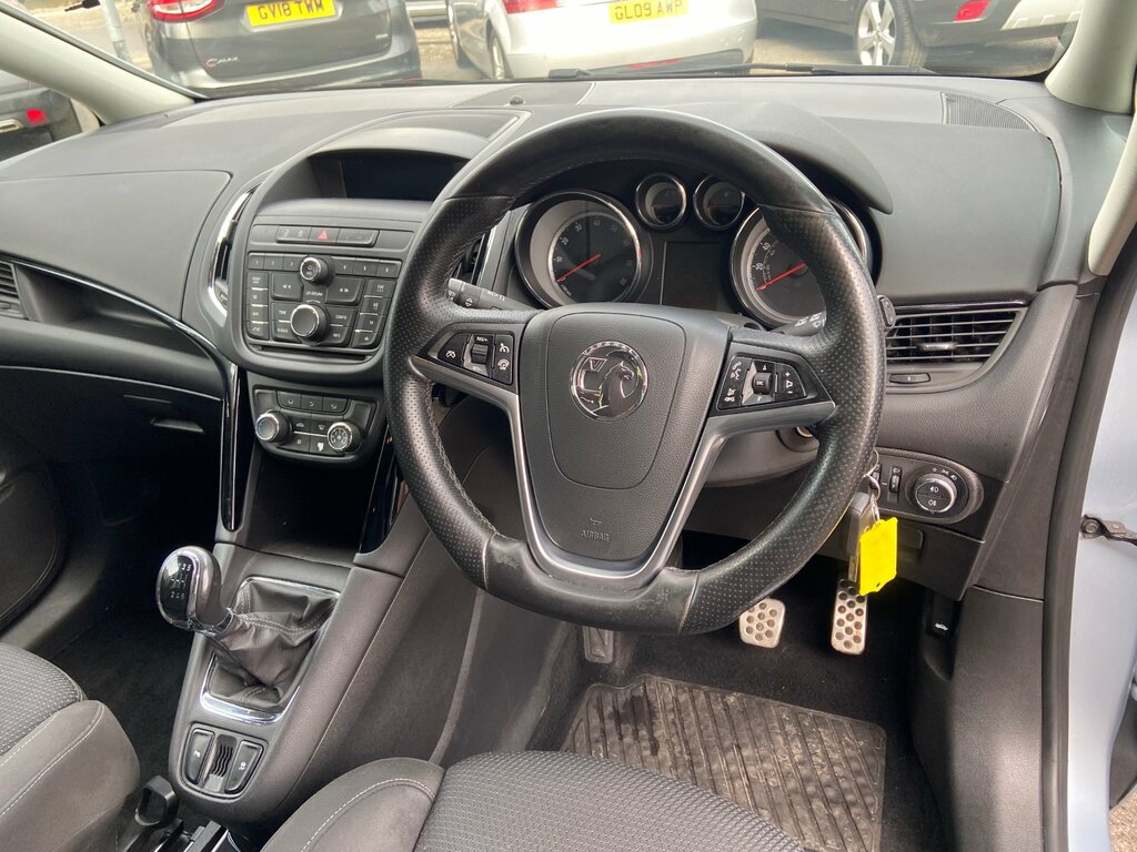 Vauxhall Zafira Tourer Tech Line Cdti White #34