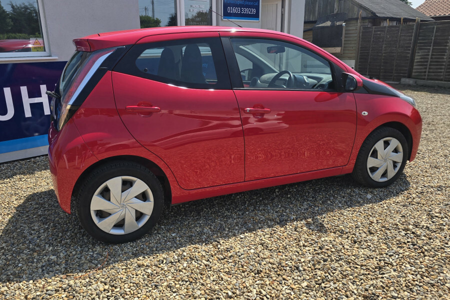 Toyota Aygo Hatchback Red #4