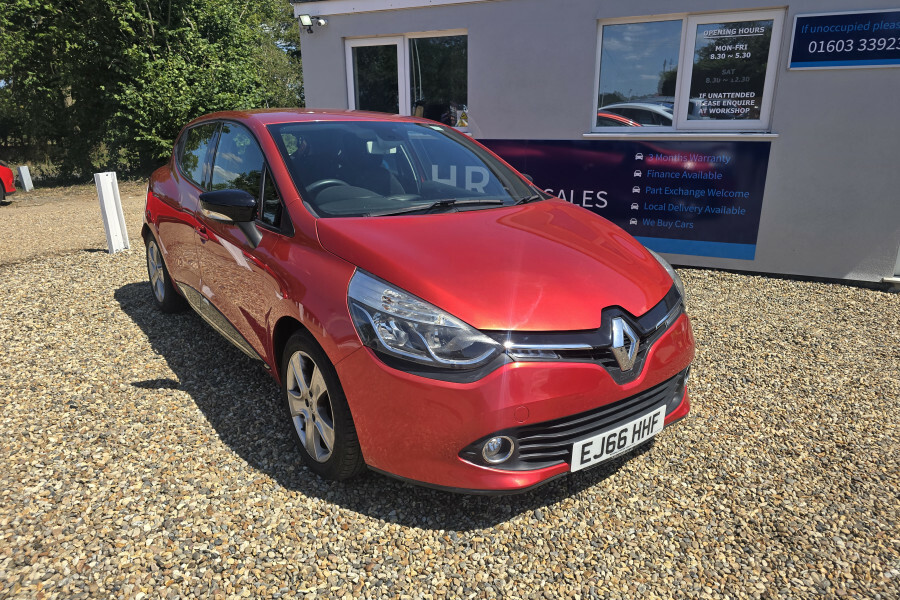 Renault Clio Dynamique Nav 16V Red