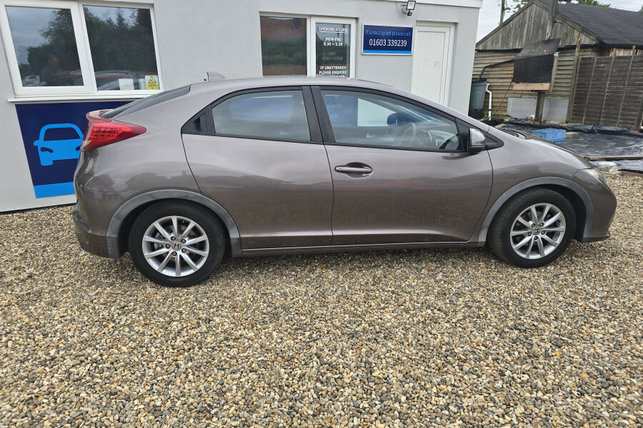 Honda Civic Hatchback Black #16