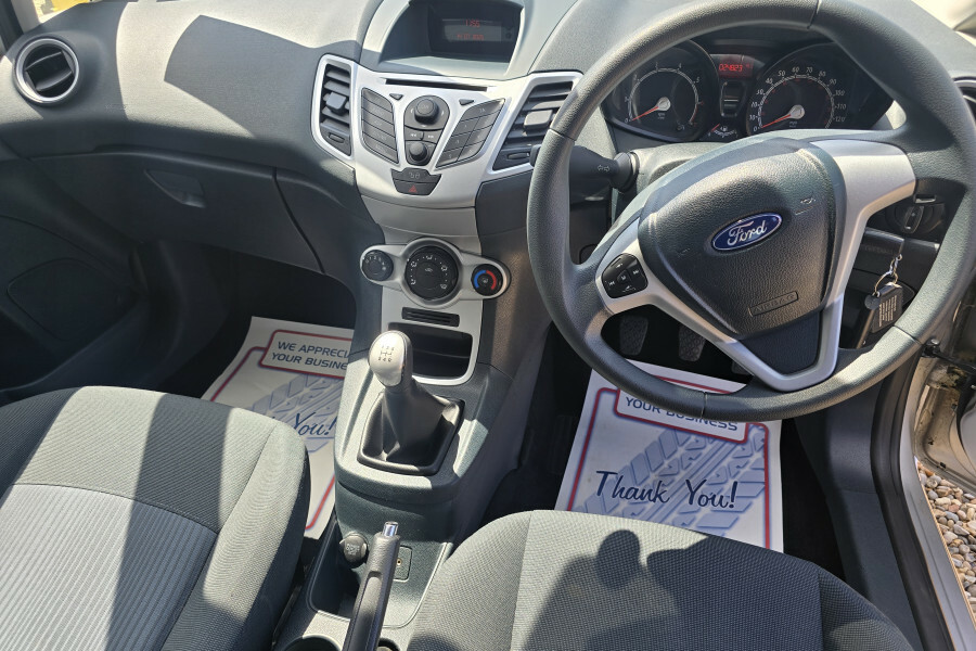 Ford Fiesta Hatchback Silver #5