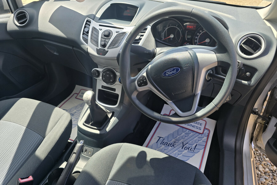 Ford Fiesta Hatchback Silver #6