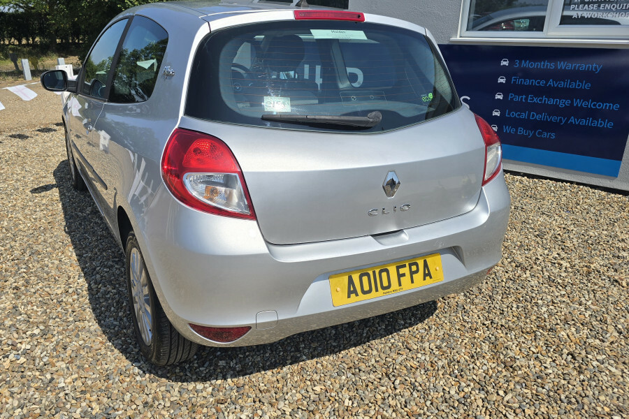 Renault Clio Renaultsport White #10