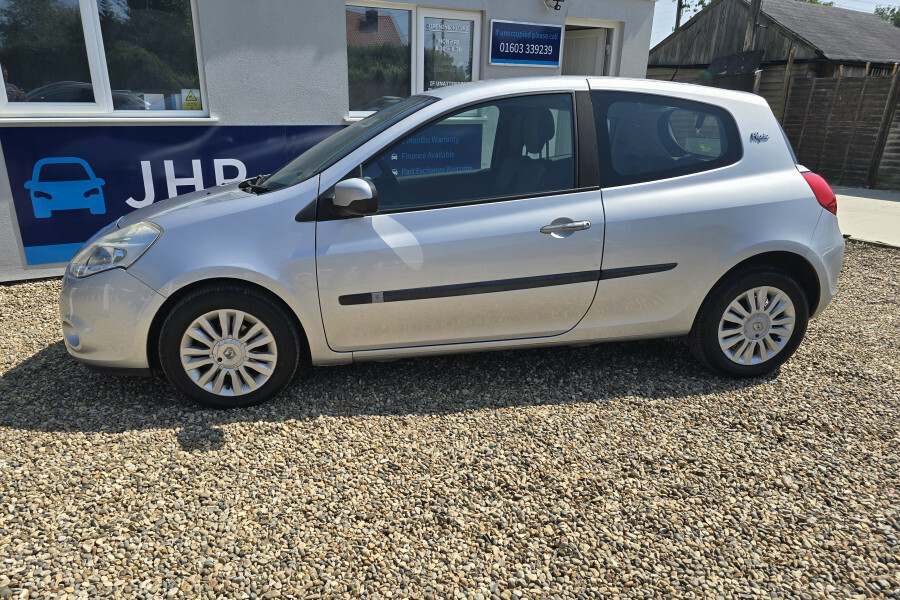 Renault Clio Renaultsport White #8