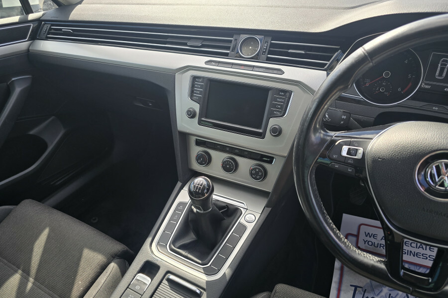 Volkswagen Passat Estate White #5