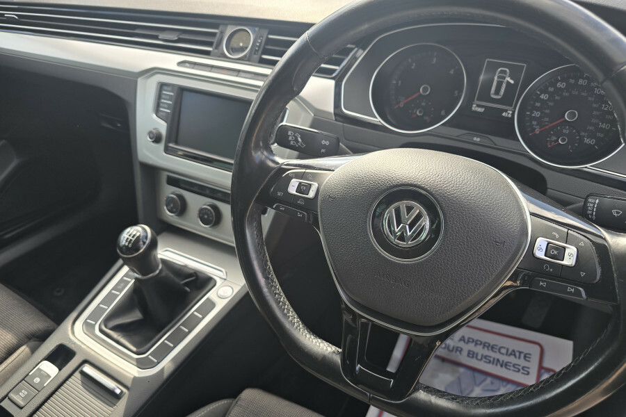 Volkswagen Passat Estate White #6