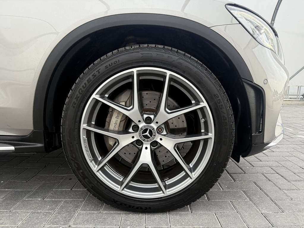 Mercedes-Benz GLC Class Glc300d Amg Line Silver #3