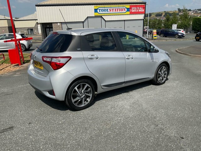 Toyota Yaris 1.5 Vvt-i Y20 Bi-tone Hatchback Cvt Eur Silver #4