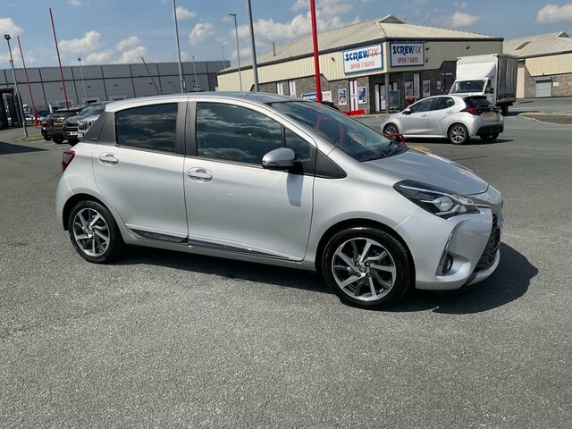 Toyota Yaris 1.5 Vvt-i Y20 Bi-tone Hatchback Cvt Eur Silver #2