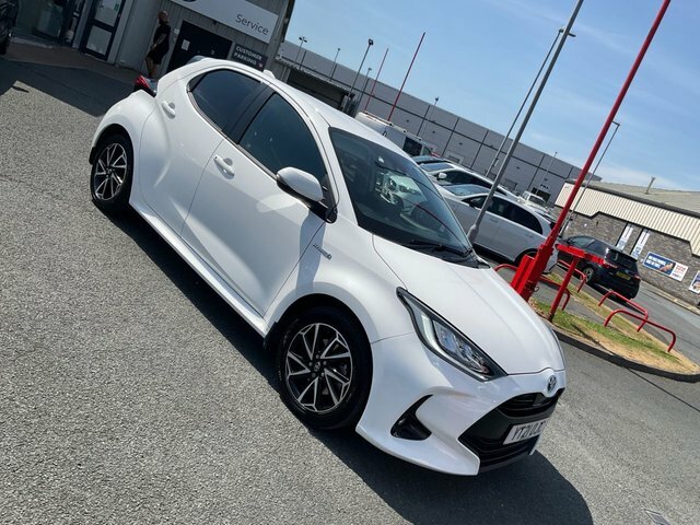 Toyota Yaris 1.5 Vvt-h Design Hatchback Hybrid E-cvt White #2
