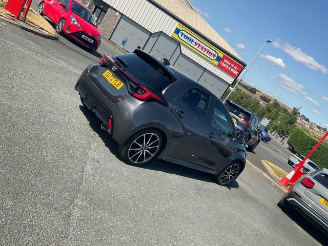 Toyota Yaris 1.5 Vvt-h Gr Sport Hatchback Hybrid E-c Grey #3