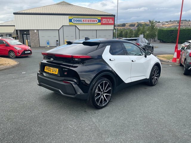 Toyota C-Hr 2.0 Vvt-h Gr Sport Suv Hybrid Cvt Euro White #4