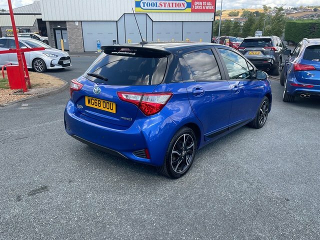 Toyota Yaris 1.5 Vvt-h Blue Bi-tone Hatchback Hybrid Blue #4