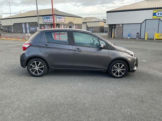 Toyota Yaris 1.5 Vvt-i Icon Tech Hatchback Eu Grey #3