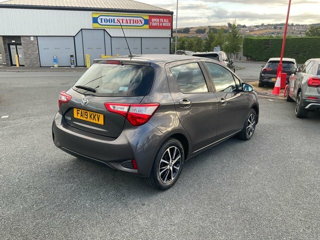 Toyota Yaris 1.5 Vvt-i Icon Tech Hatchback Eu Grey #4
