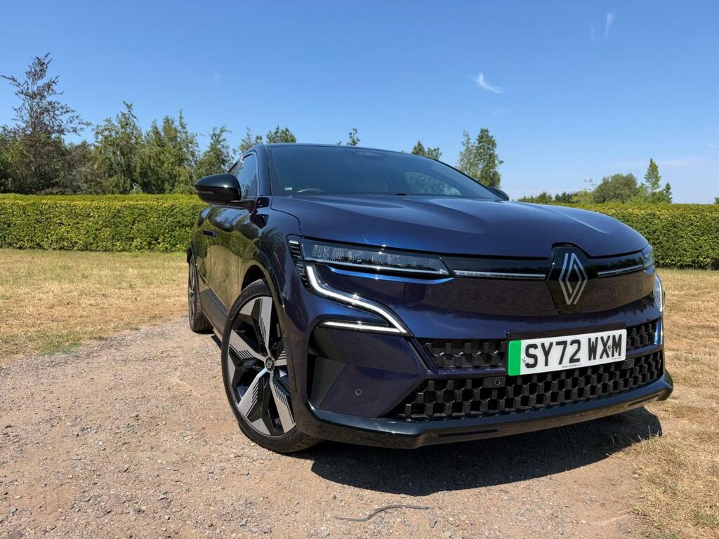 Renault Megane E-Tech Equilibre Red #7