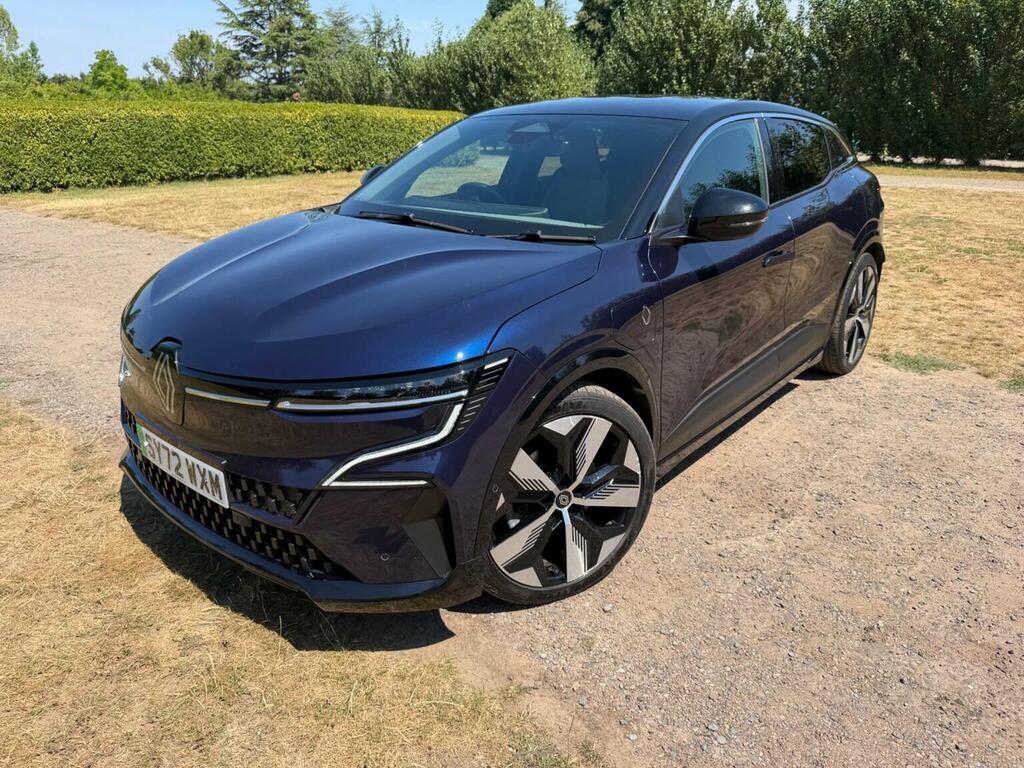 Renault Megane E-Tech Hatchback 60Kwh Techno Optimum Charge Black #2
