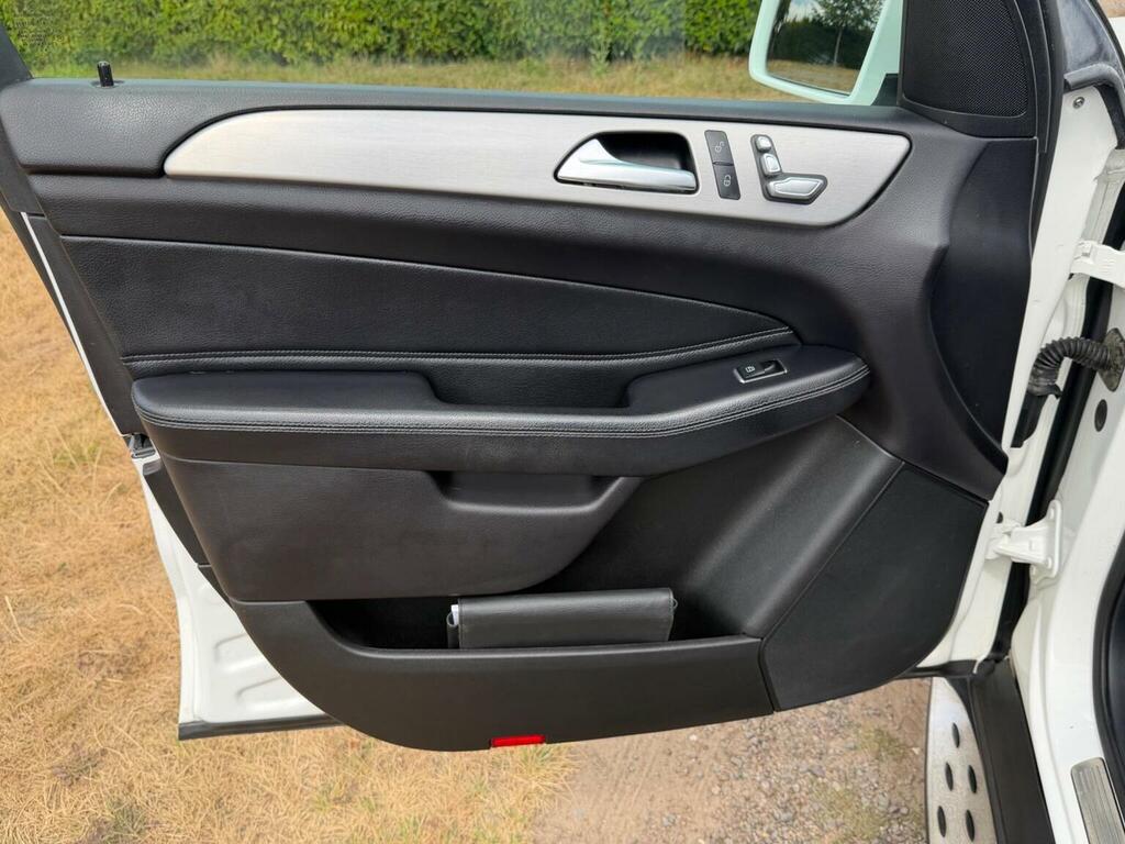 Mercedes-Benz GLE Class Gle 250 D Black #34
