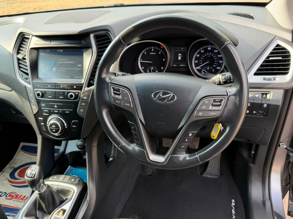 Hyundai Santa Fe Suv White #26