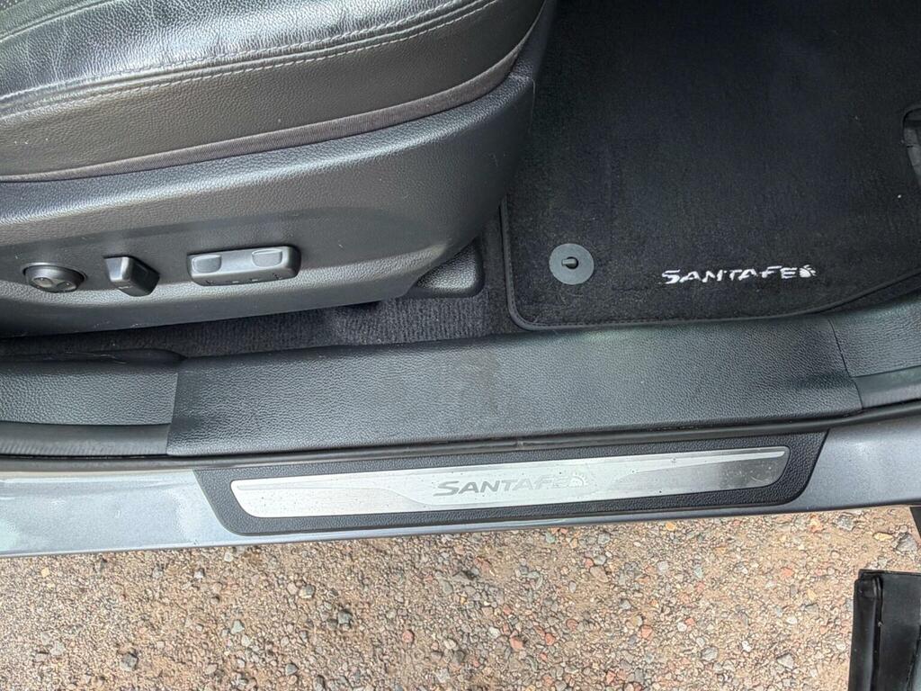 Hyundai Santa Fe Suv White #29