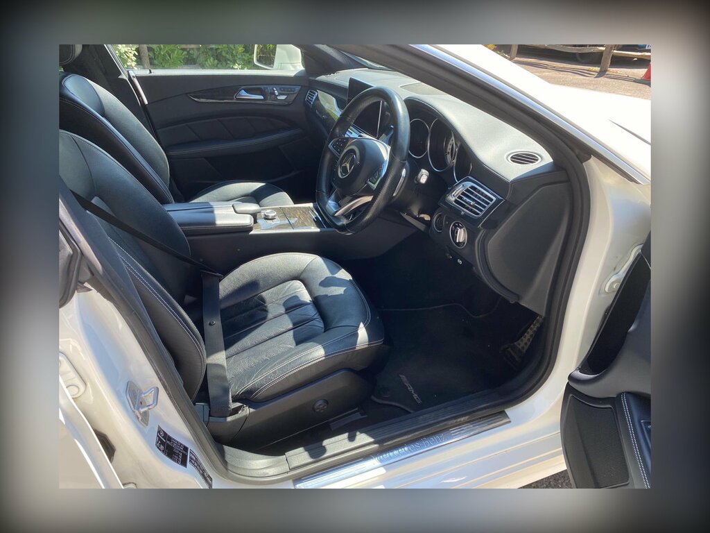 Mercedes-Benz CLS 3.0 Cls350d V6 Amg Line Premium Coupe White #2