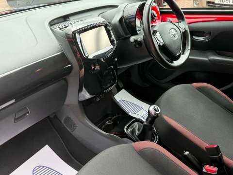 Toyota Aygo 1.0 Vvt-i X-claim X-shift 69 Bhp White #45
