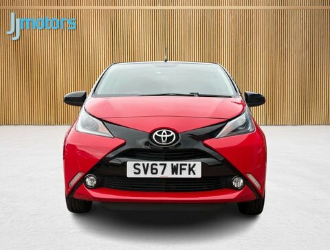 Toyota Aygo 1.0 Vvt-i X-cite Red #2