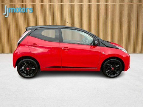 Toyota Aygo 1.0 Vvt-i X-cite Red #3