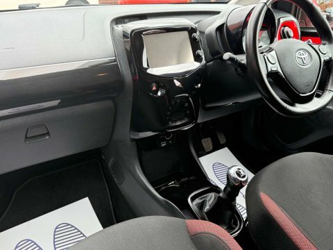 Toyota Aygo 1.0 Vvt-i X-claim X-shift 69 Bhp White #43