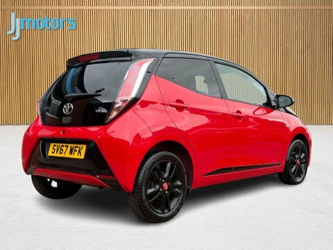 Toyota Aygo 1.0 Vvt-i X-claim X-shift 69 Bhp White #16