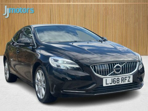 Volvo V40 2.0 D3 Inscription Black #3