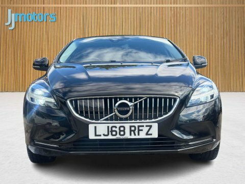 Volvo V40 2.0 D3 Inscription Black #6