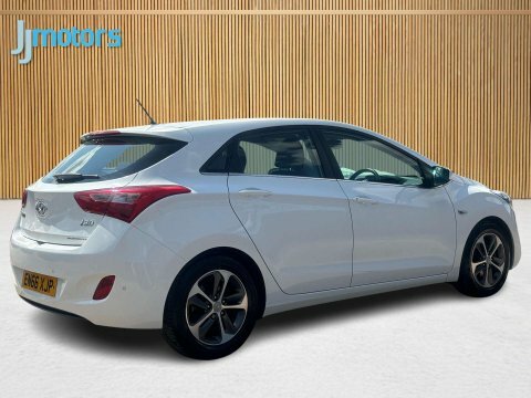 Hyundai I30 1.4 Blue Drive White #3