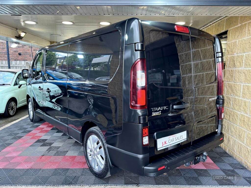 Renault Trafic Ll30 Energy Dci 120 Sport Nav Van Black #5