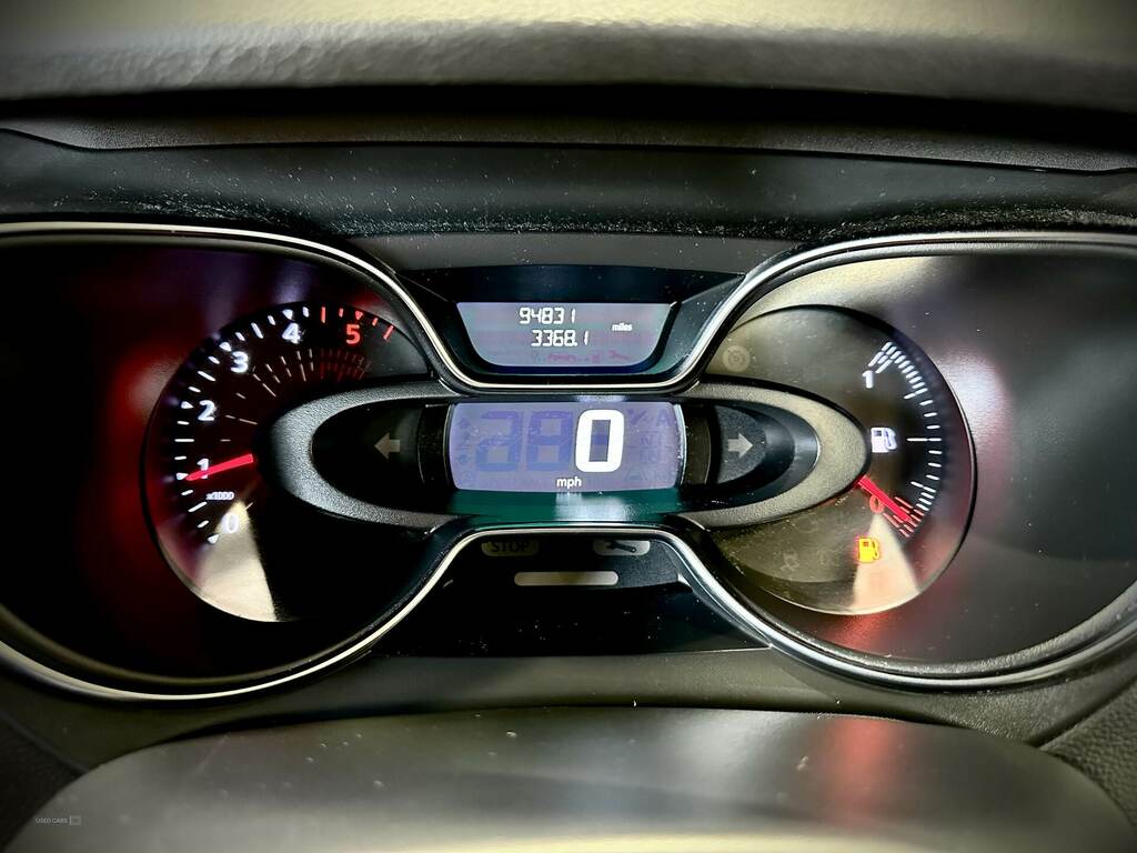 Renault Captur 0.9 Tce Energy Signature Nav Suv Red #13