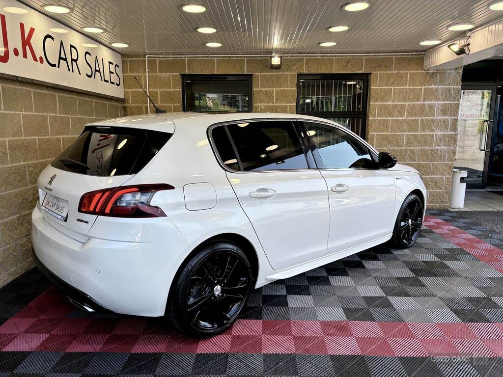 Peugeot 308 1.5 Bluehdi 130 Gt Line White #2