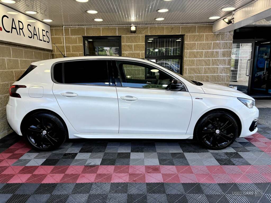 Peugeot 308 1.5 Bluehdi 130 Gt Line White #3