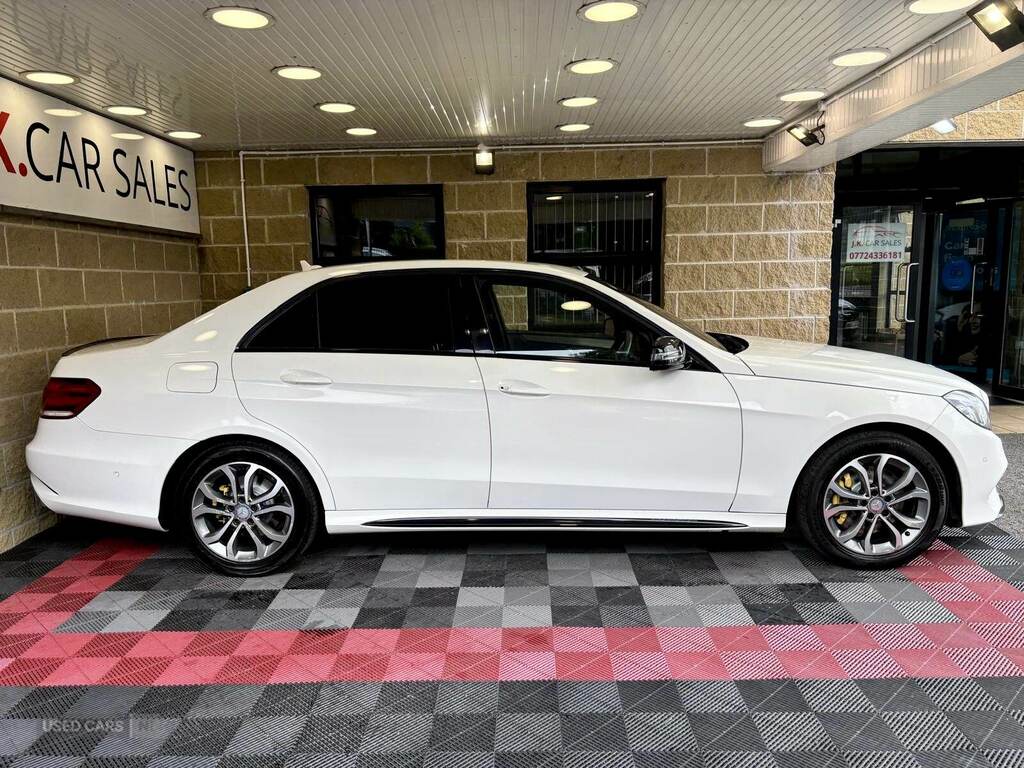 Mercedes-Benz E Class E220 Cdi Amg Sport 7G-tronic White #3